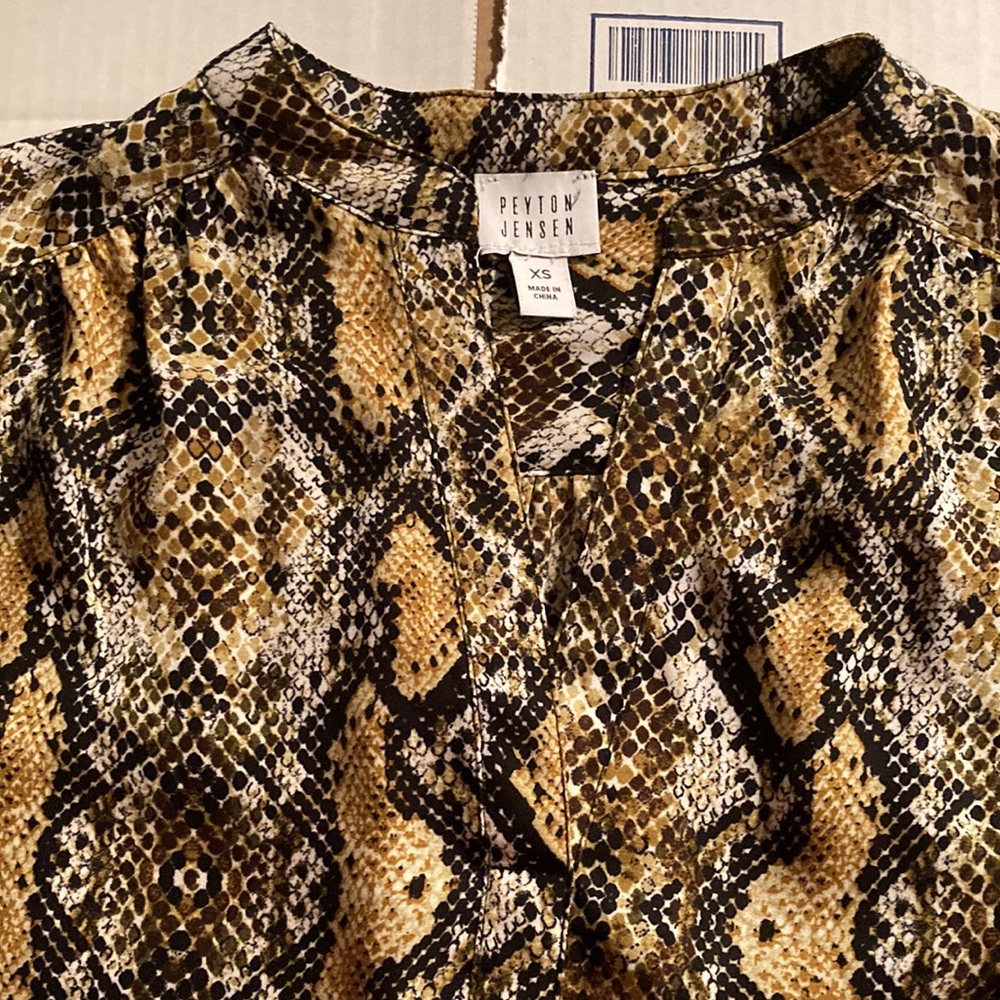 Peyton Jensen Python Snake Print Babydoll Tunic L… - image 2